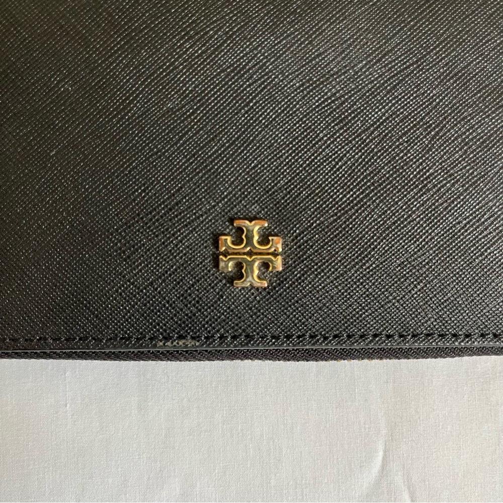 Tory Burch Wallet / Wristlet - Picture 4 of 6